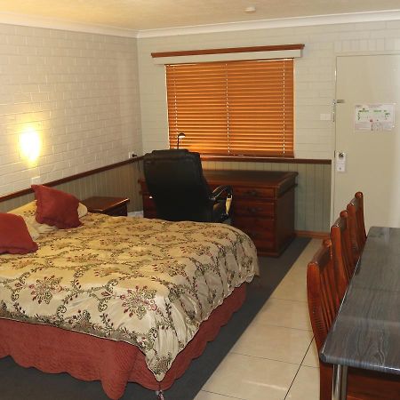 Barcaldine Country Motor Inn Buitenkant foto