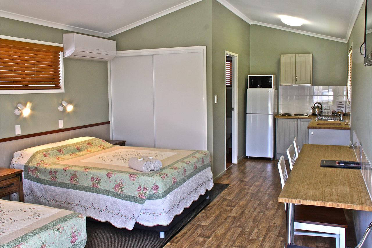 Barcaldine Country Motor Inn Buitenkant foto