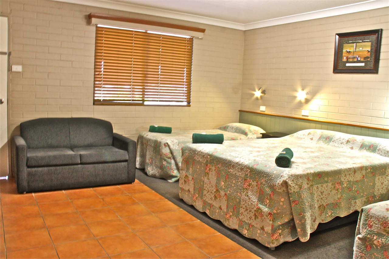 Barcaldine Country Motor Inn Buitenkant foto