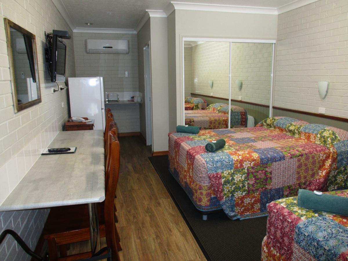 Barcaldine Country Motor Inn Buitenkant foto